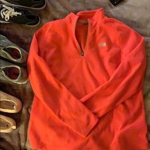 North face pull over
